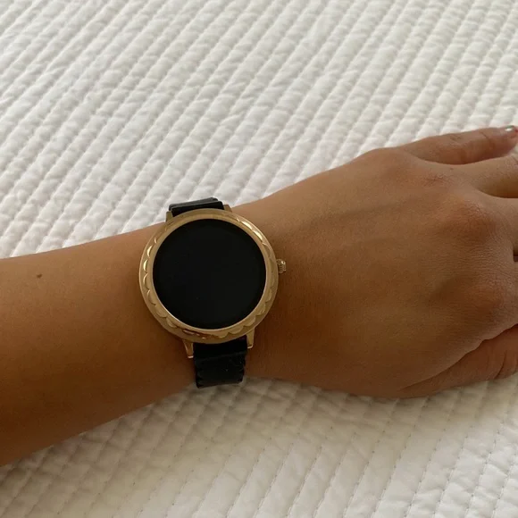Kate Spade Scallop Smartwatch